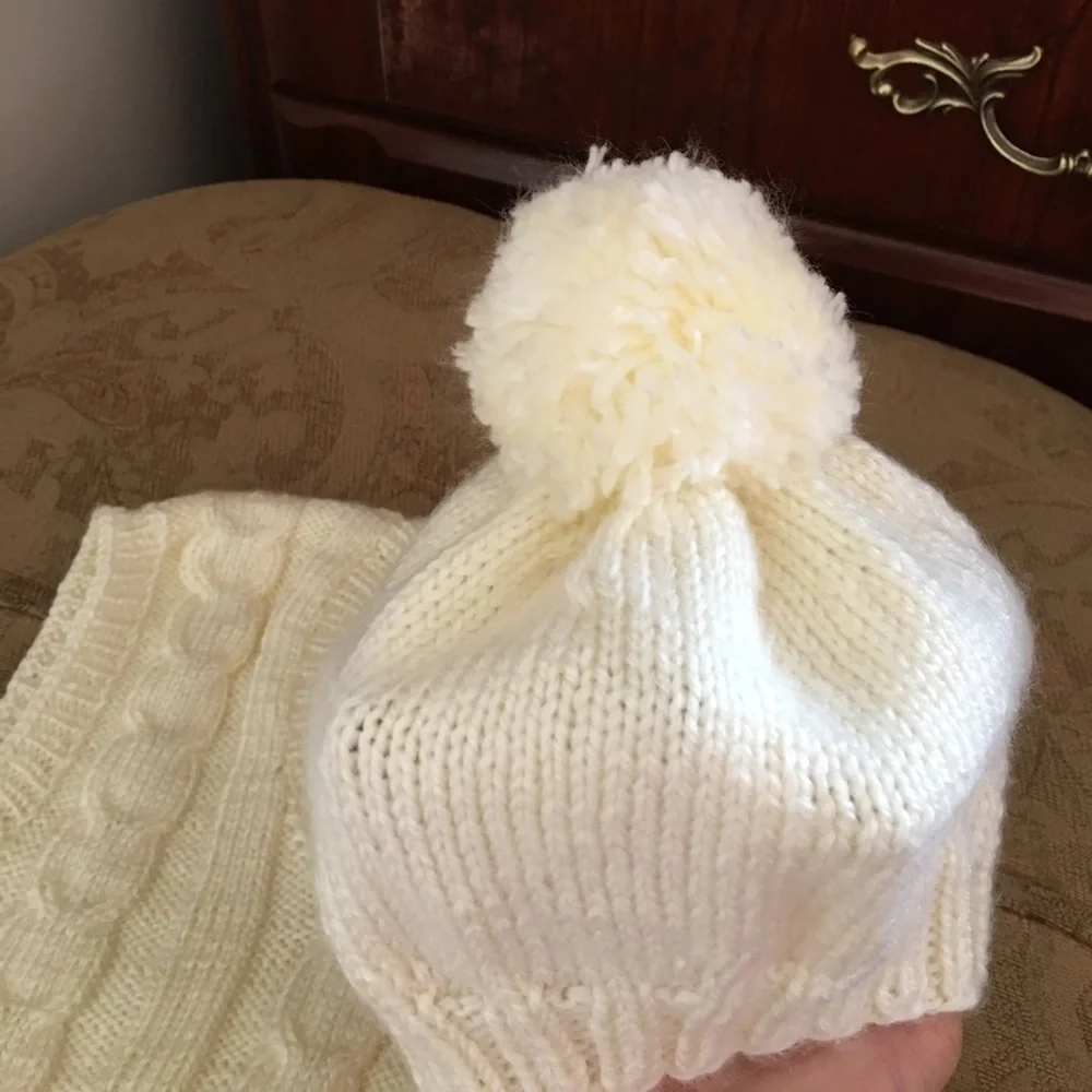 Hand knitted 2pc set